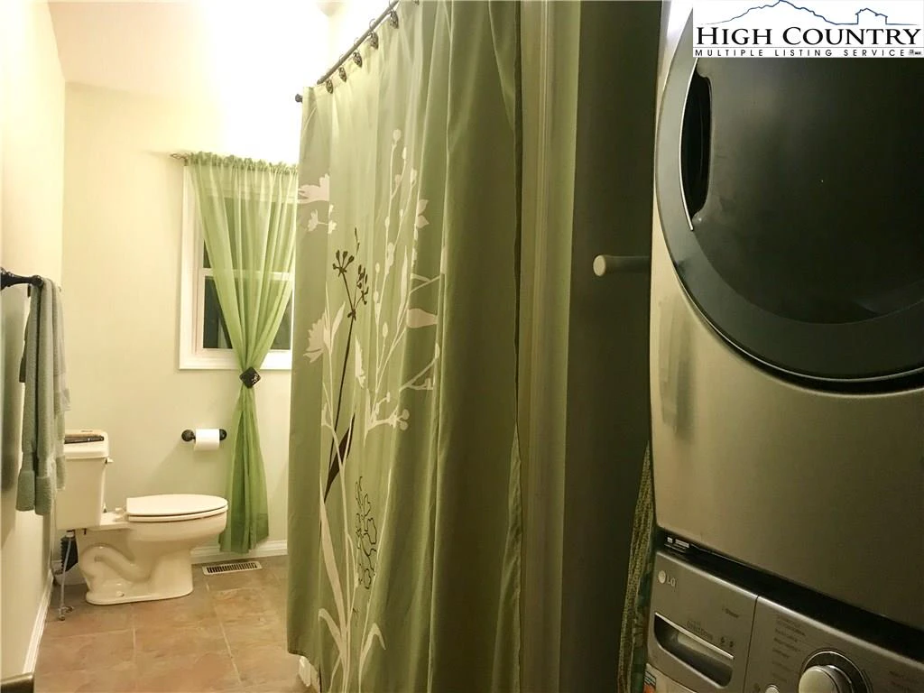 Image number 5 for the current listing