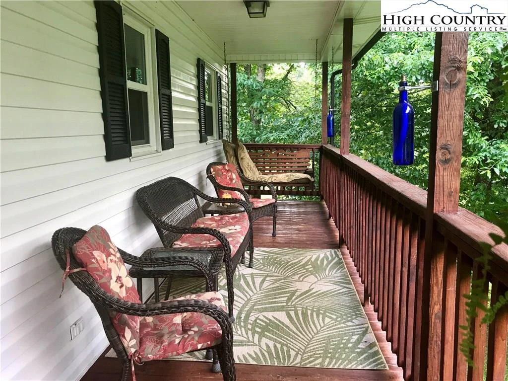 Image number 12 for the current listing