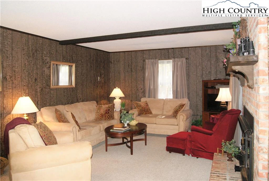Image number 28 for the current listing