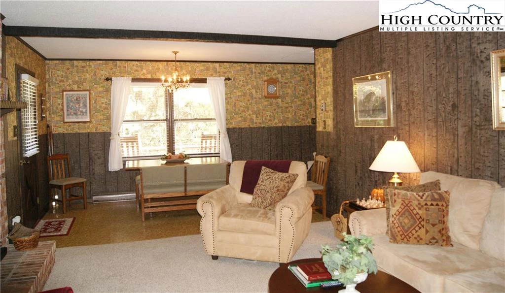 Image number 29 for the current listing