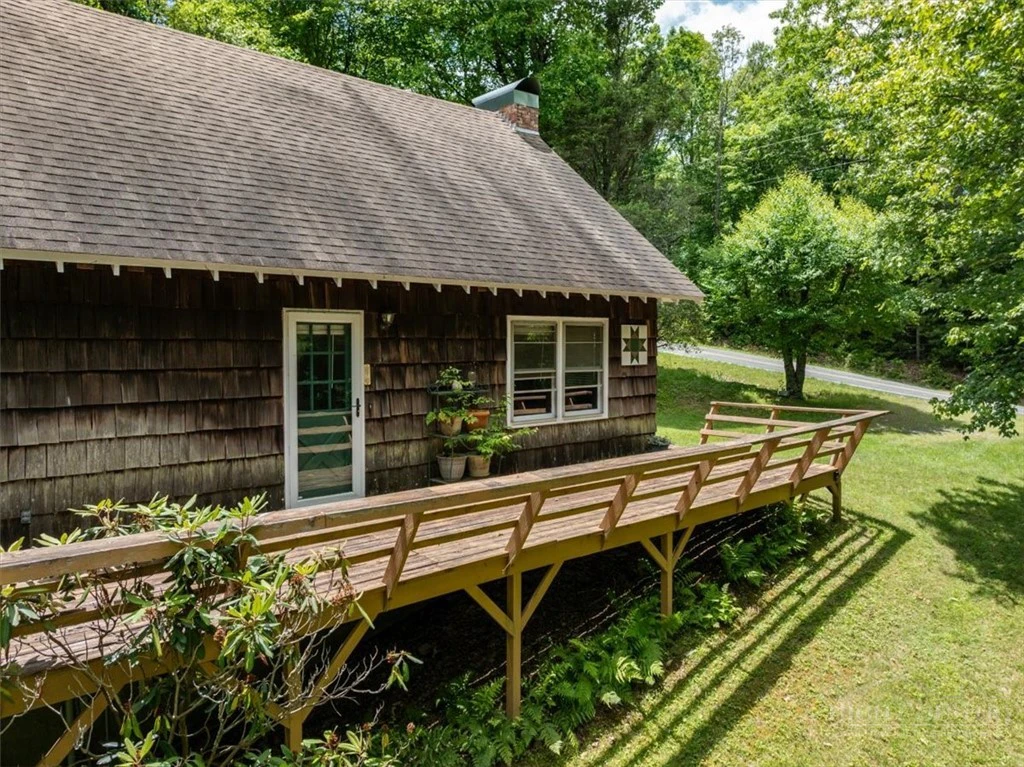 Image number 9 for the current listing