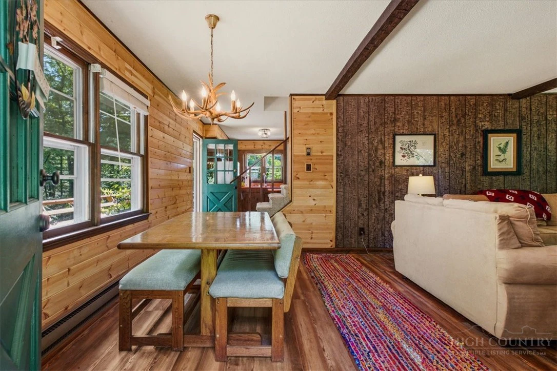 Image number 11 for the current listing