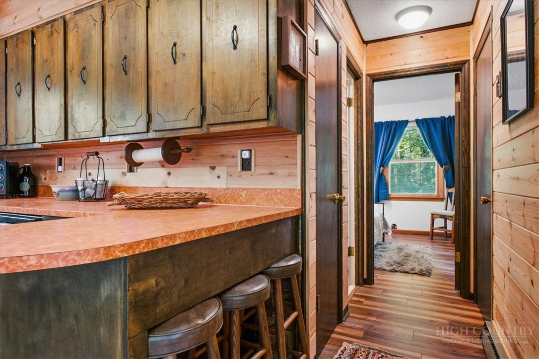 Image number 19 for the current listing