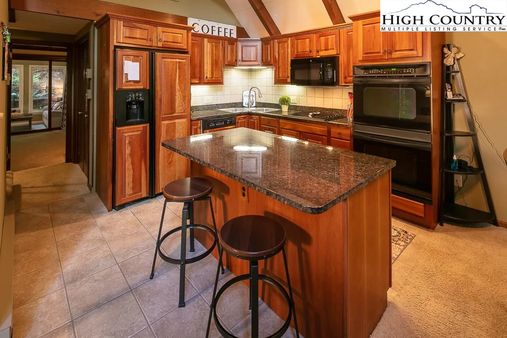 Image number 11 for the current listing