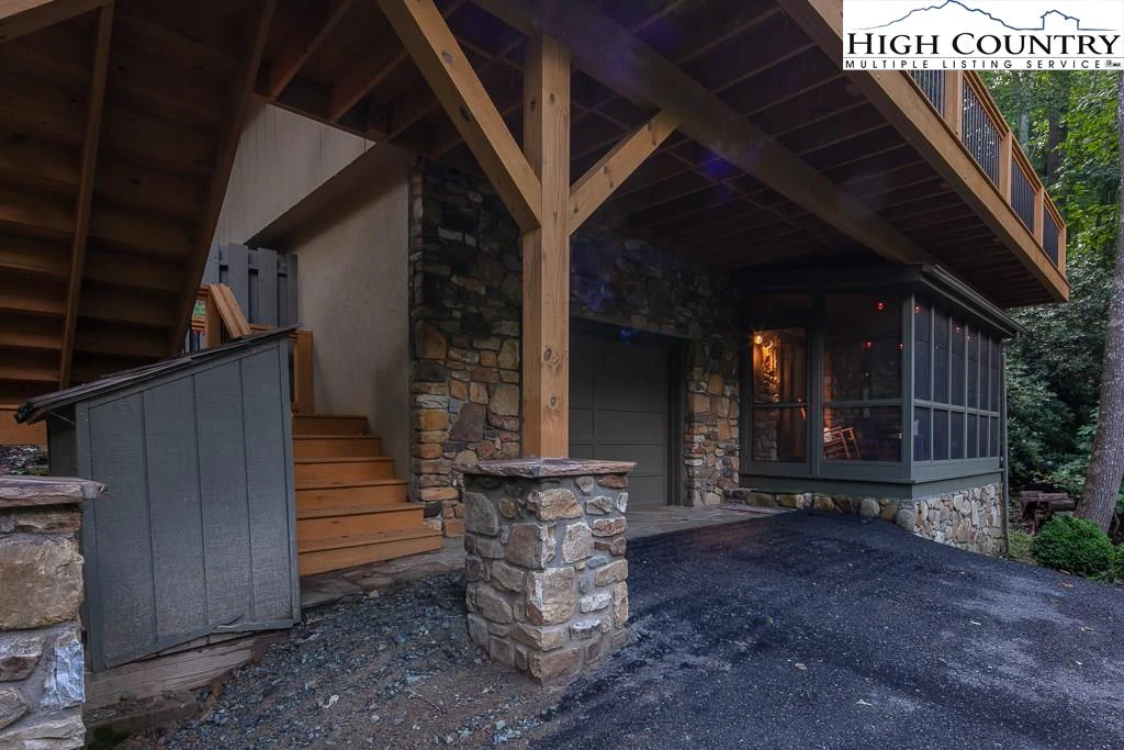 Image number 6 for the current listing
