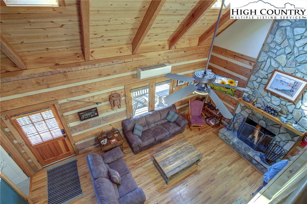 Image number 20 for the current listing