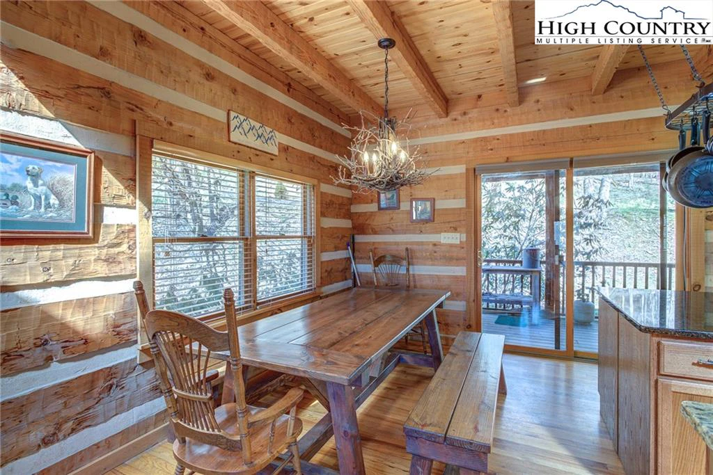 Image number 18 for the current listing