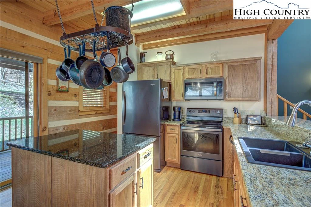 Image number 3 for the current listing