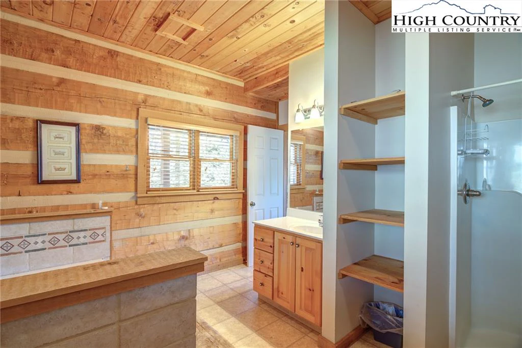Image number 6 for the current listing