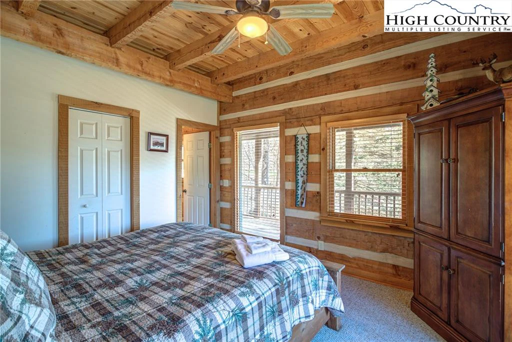 Image number 11 for the current listing