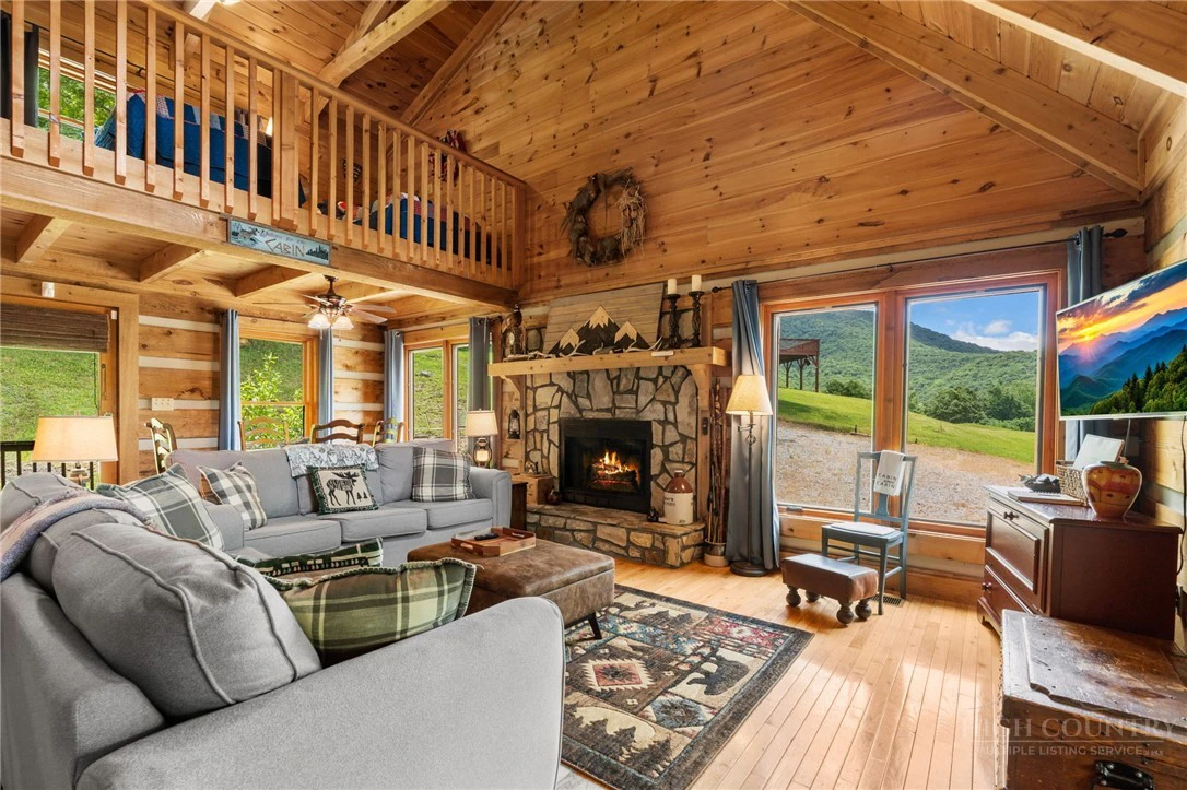 Image number 5 for the current listing