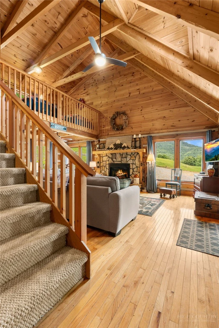 Image number 7 for the current listing