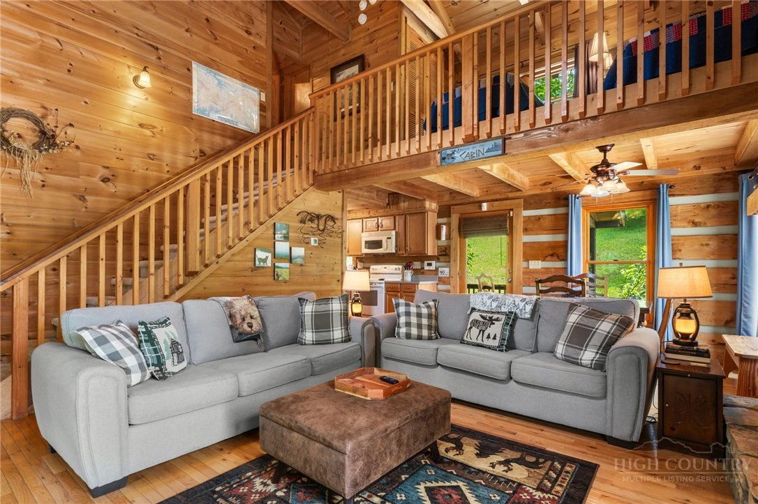 Image number 9 for the current listing