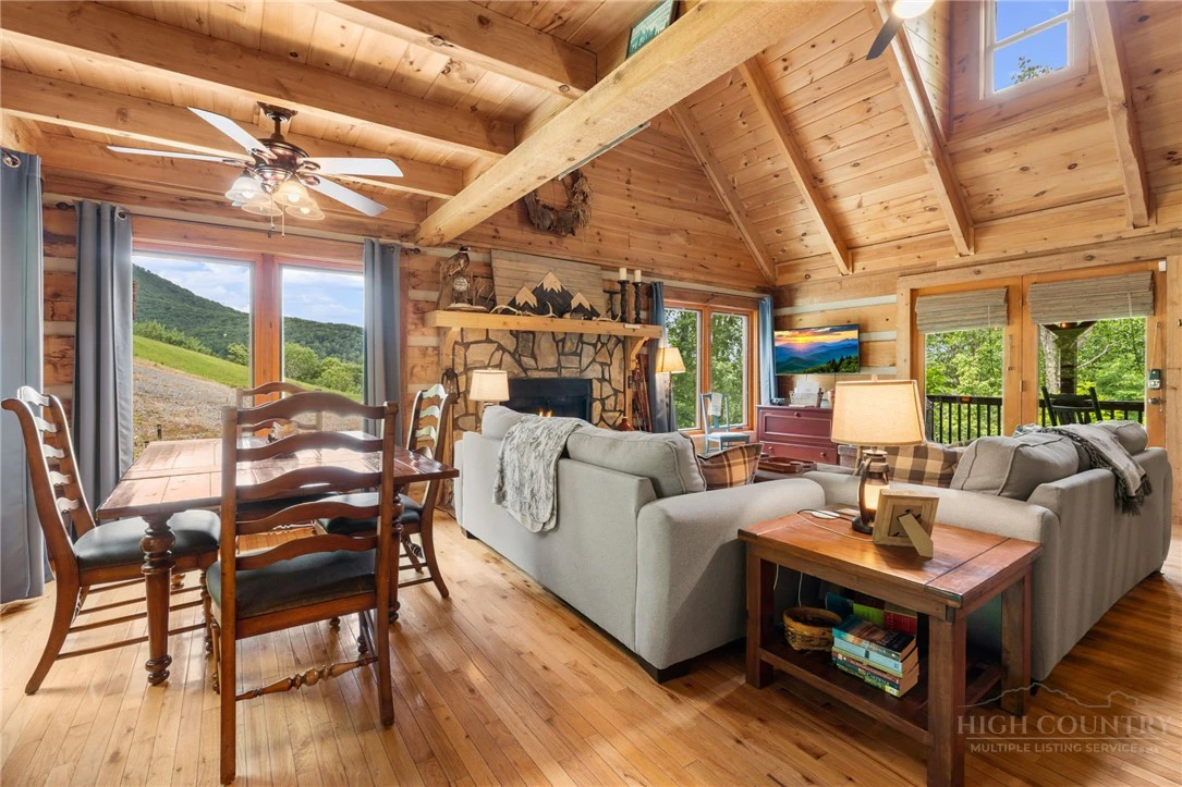 Image number 10 for the current listing