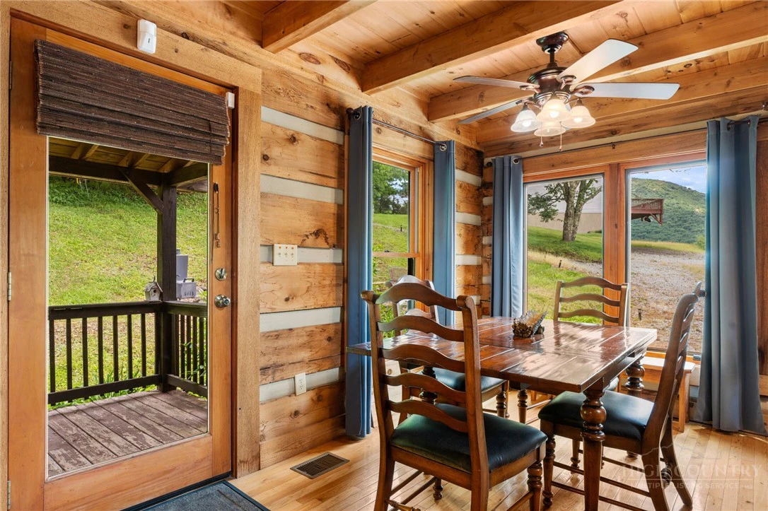 Image number 13 for the current listing