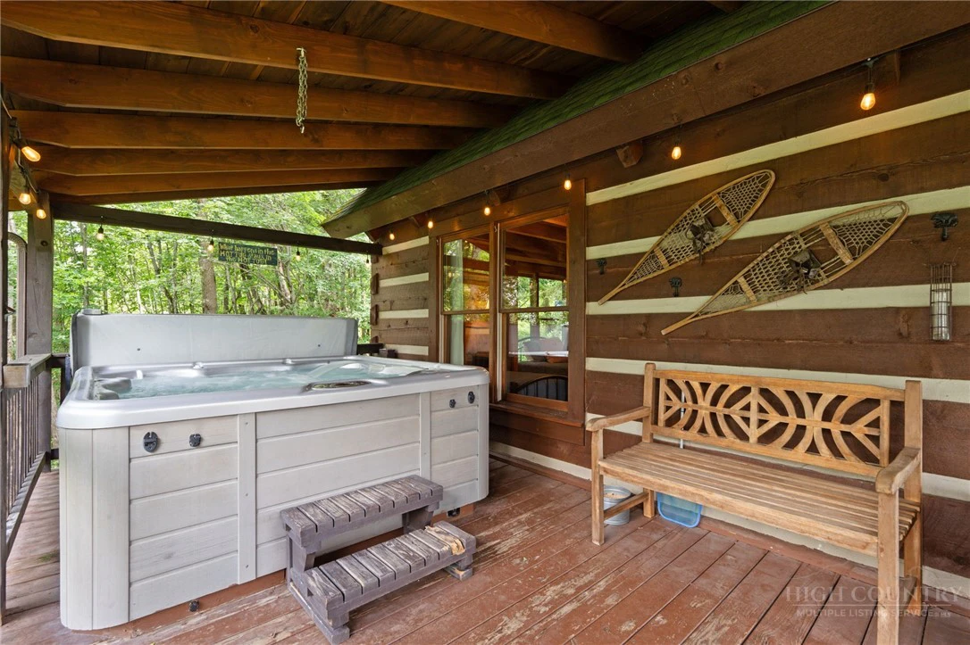 Image number 4 for the current listing