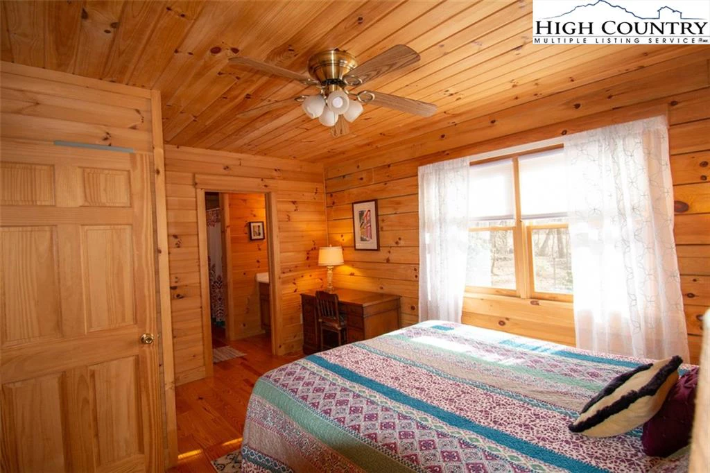 Image number 7 for the current listing