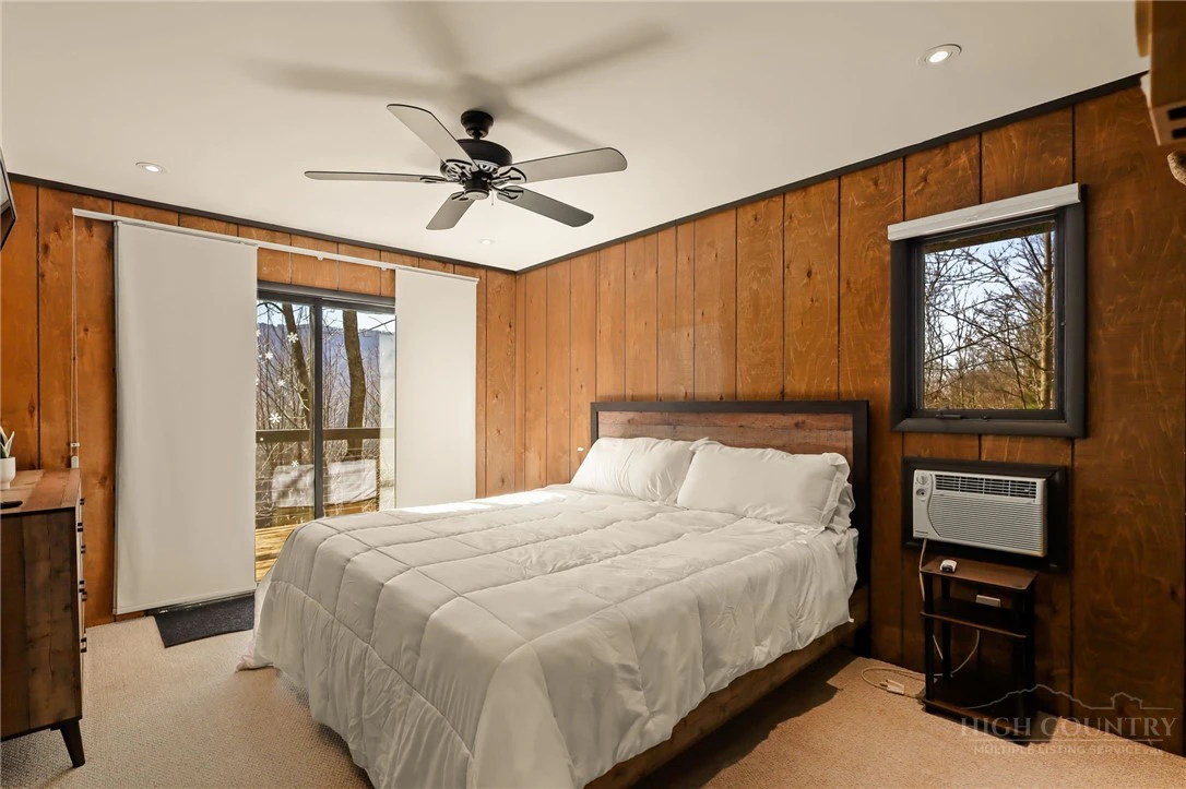 Image number 11 for the current listing