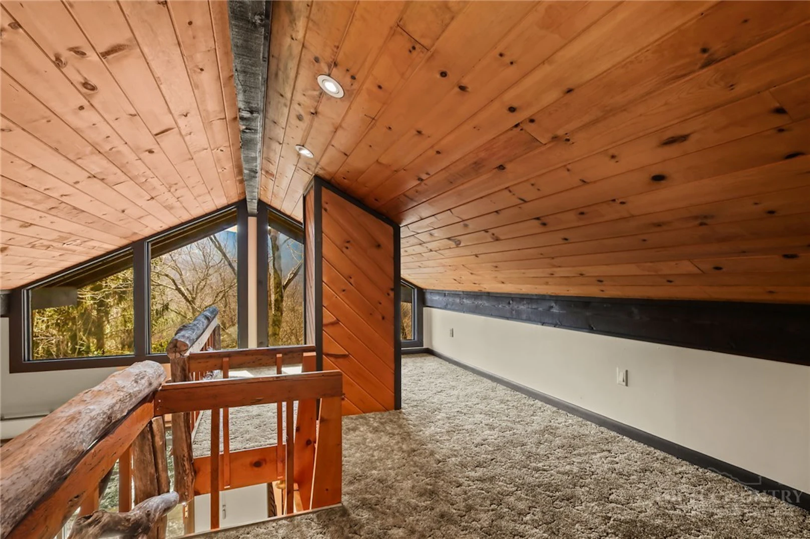 Image number 15 for the current listing