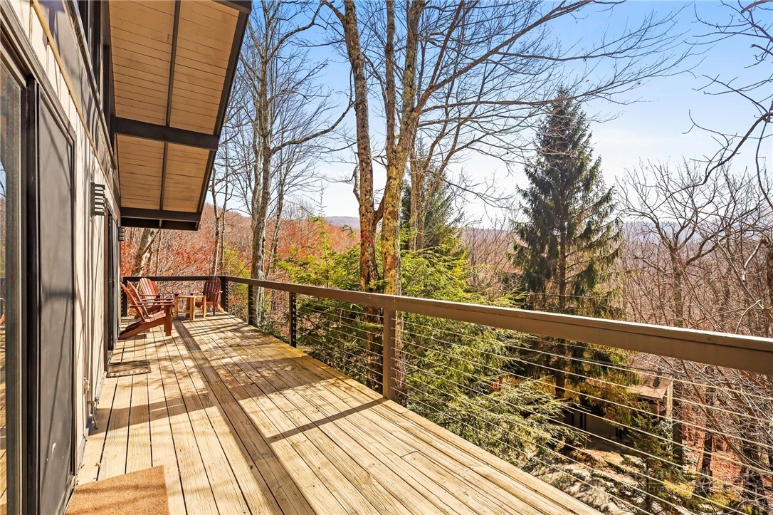 Image number 21 for the current listing