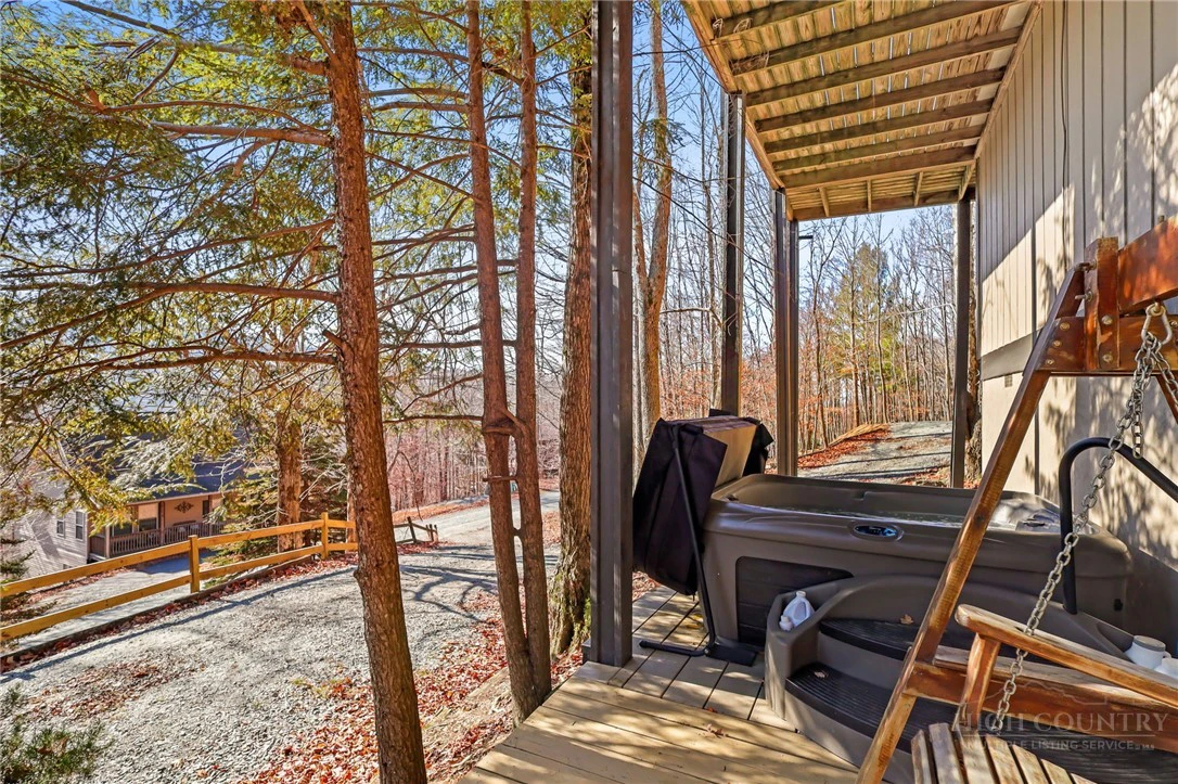 Image number 39 for the current listing
