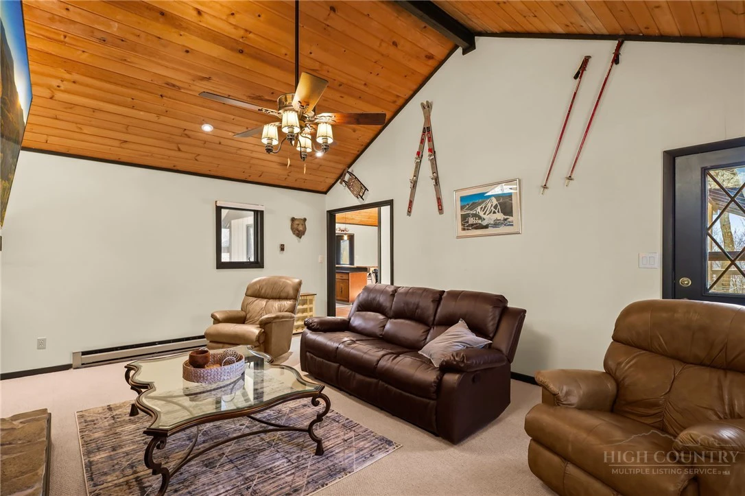 Image number 3 for the current listing