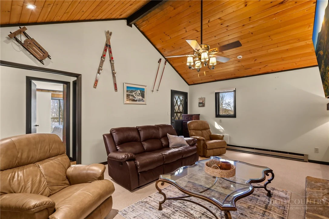 Image number 4 for the current listing