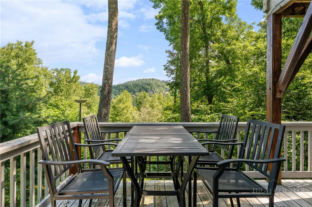 Image number 4 for the current listing
