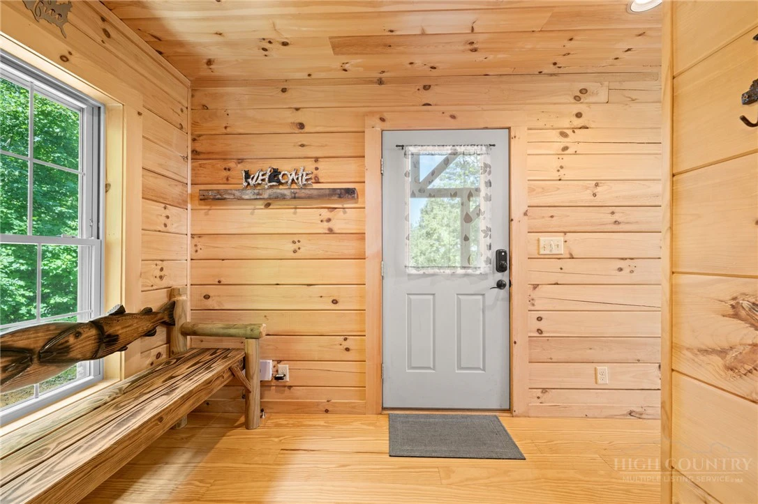 Image number 7 for the current listing