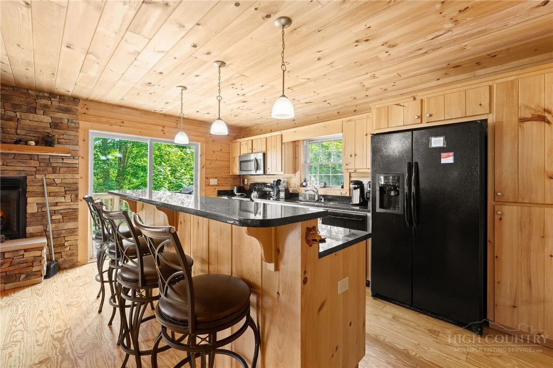 Image number 12 for the current listing