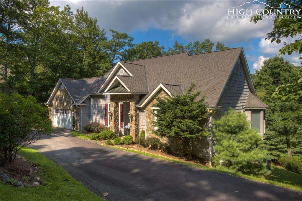 Image number 1 for the current listing