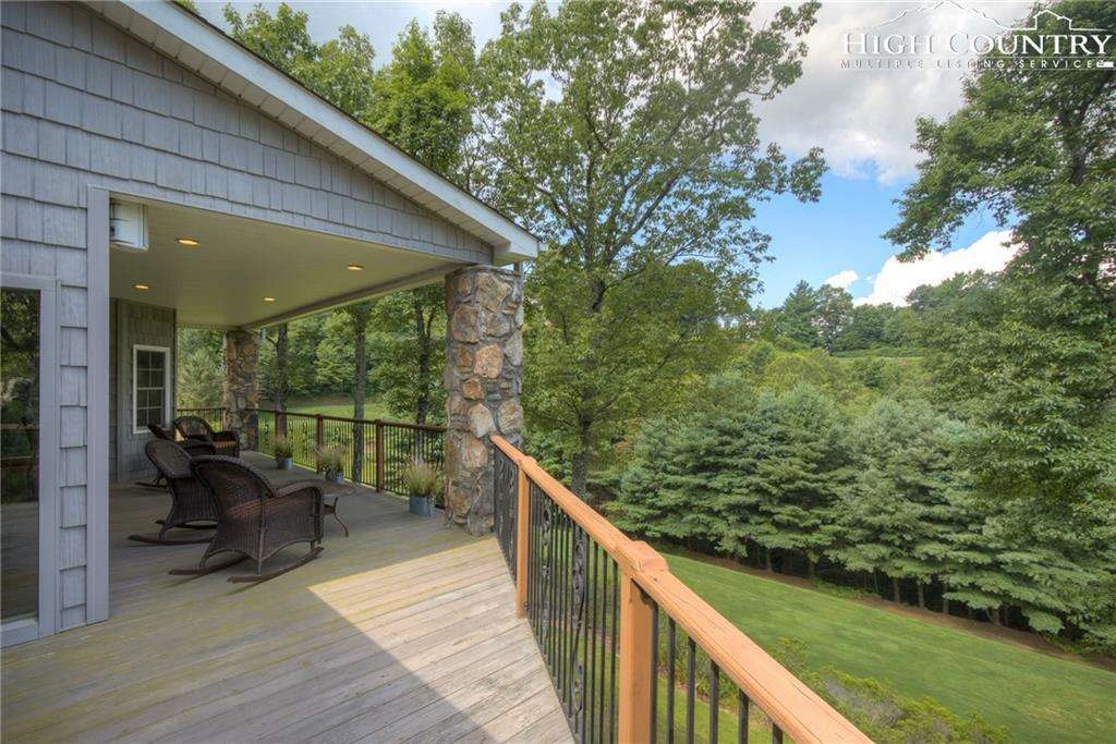Image number 21 for the current listing