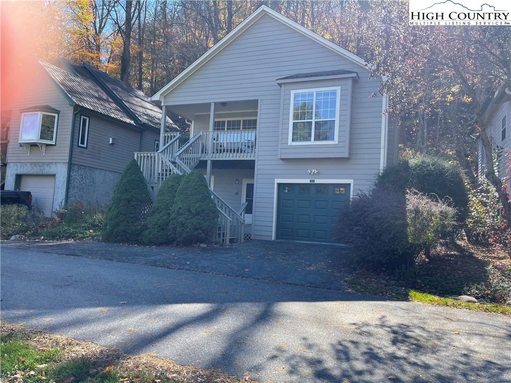Image number 1 for the current listing