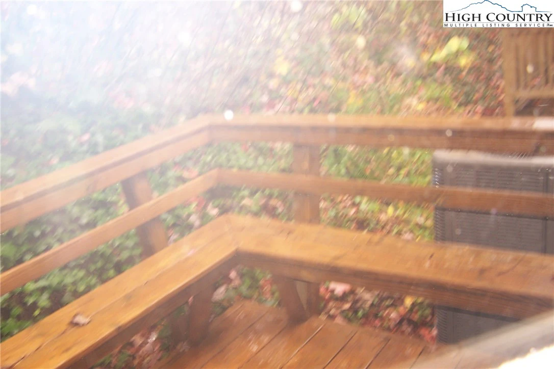 Image number 14 for the current listing