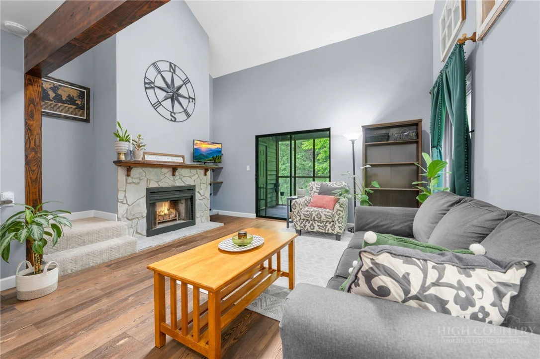 Image number 7 for the current listing