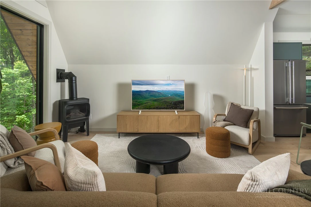 Image number 6 for the current listing