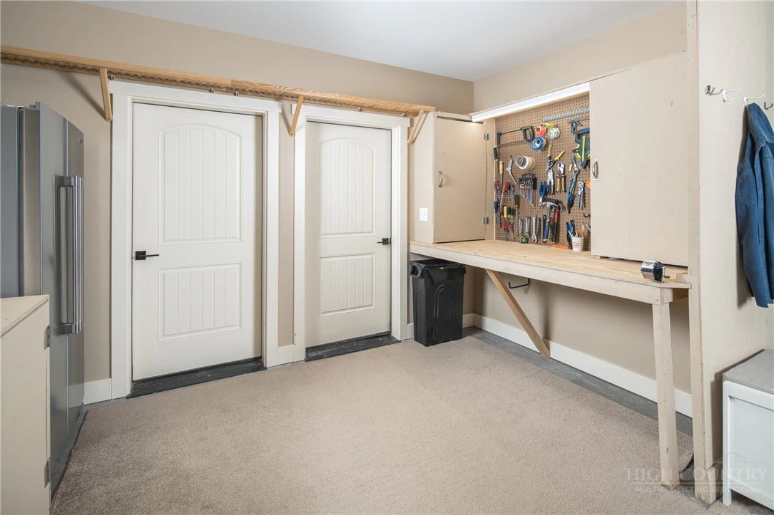 Image number 14 for the current listing