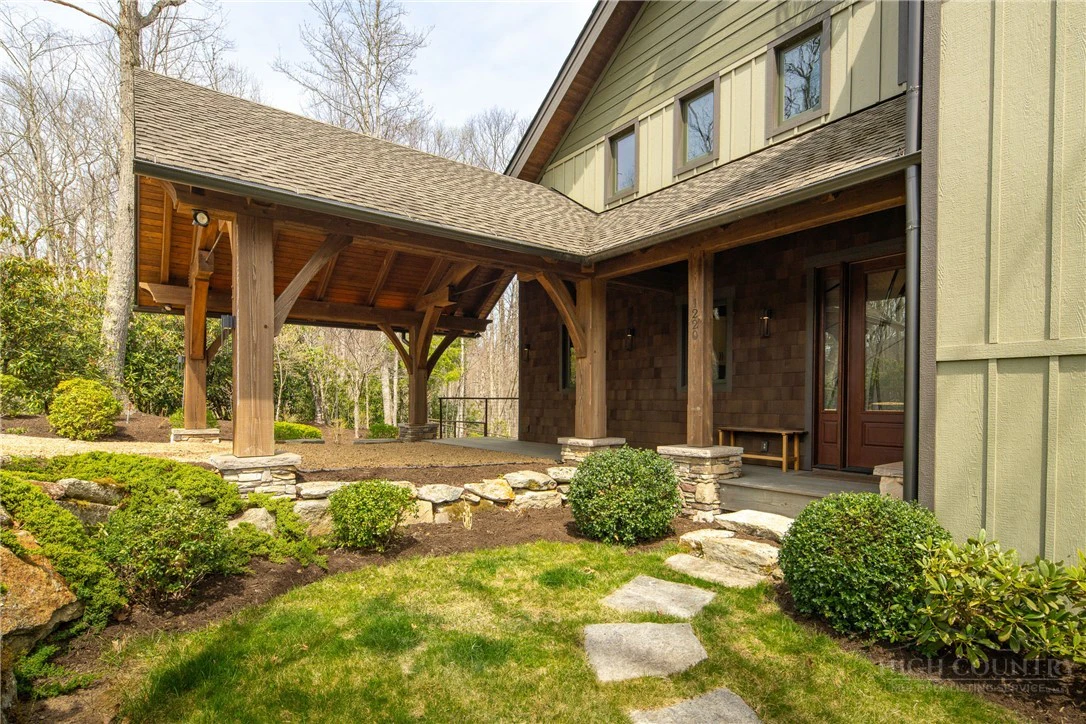 Image number 5 for the current listing
