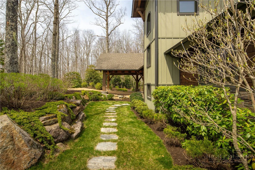 Image number 7 for the current listing