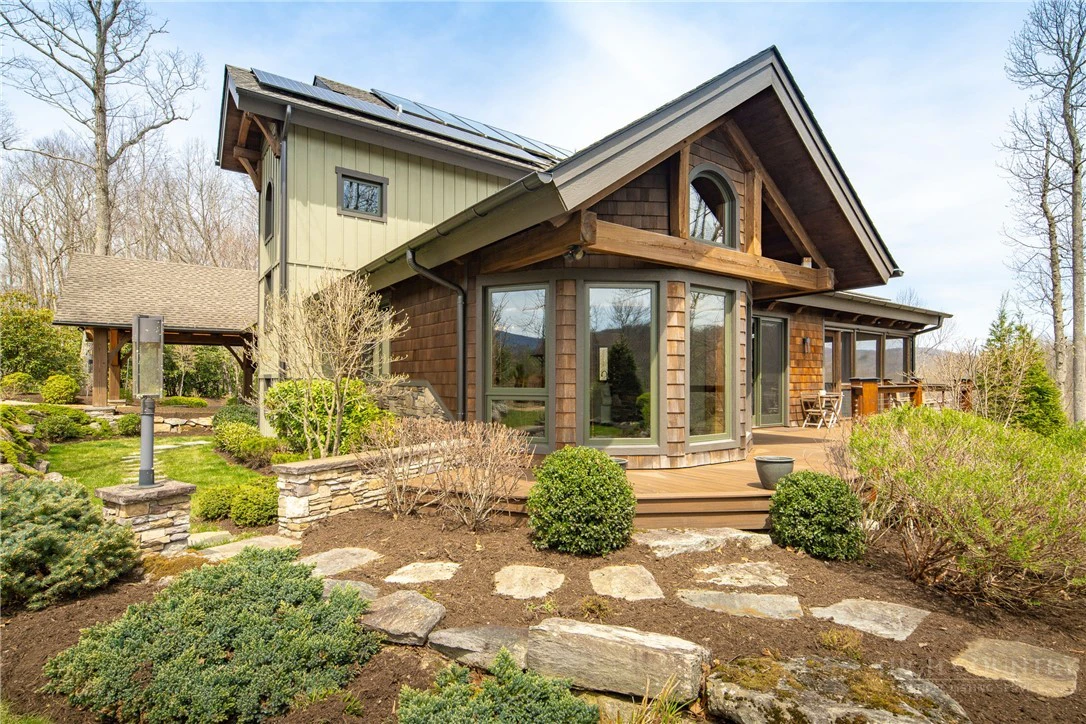 Image number 9 for the current listing