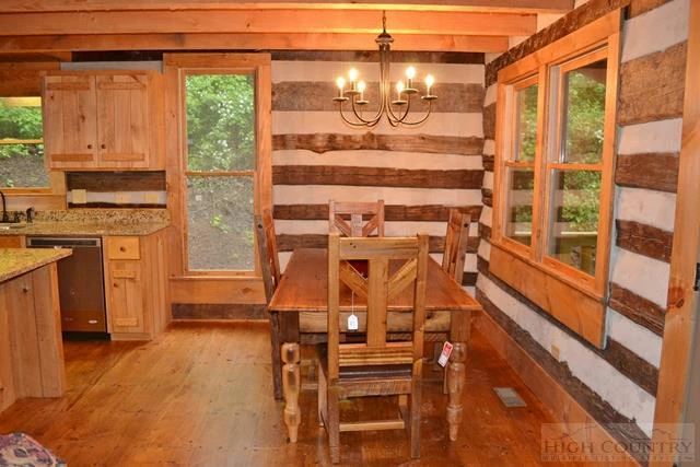 Image number 12 for the current listing