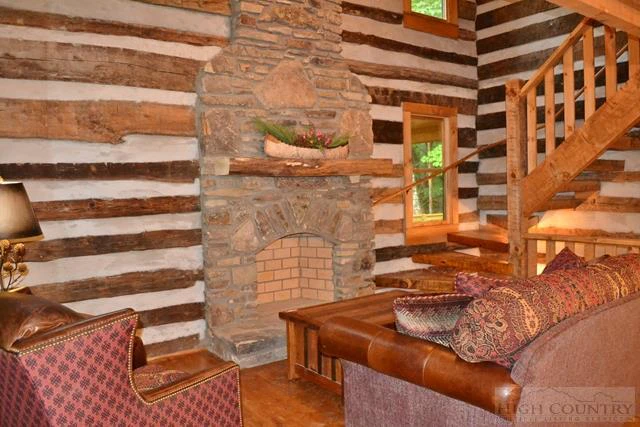 Image number 3 for the current listing