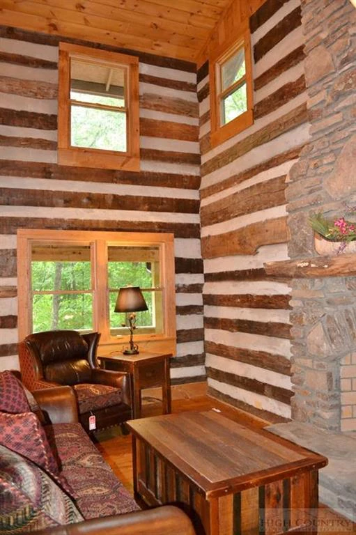 Image number 9 for the current listing