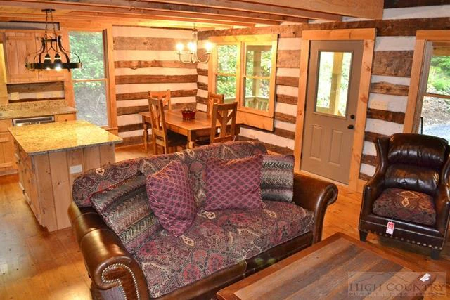 Image number 10 for the current listing