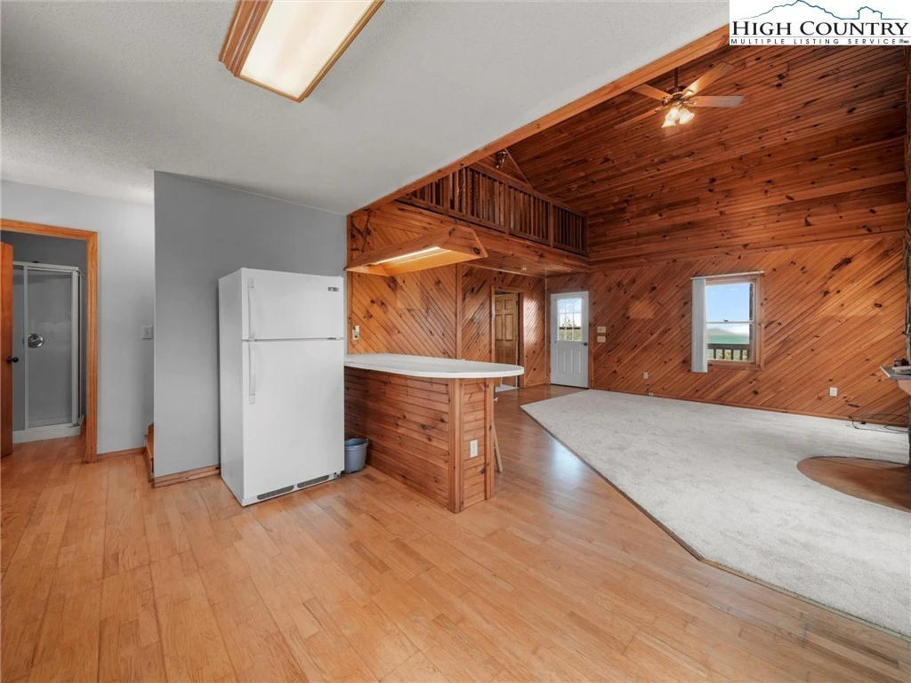 Image number 4 for the current listing