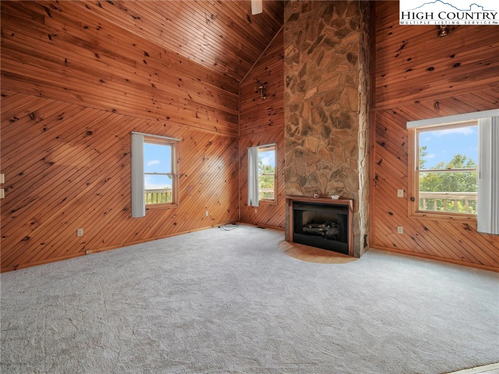 Image number 20 for the current listing