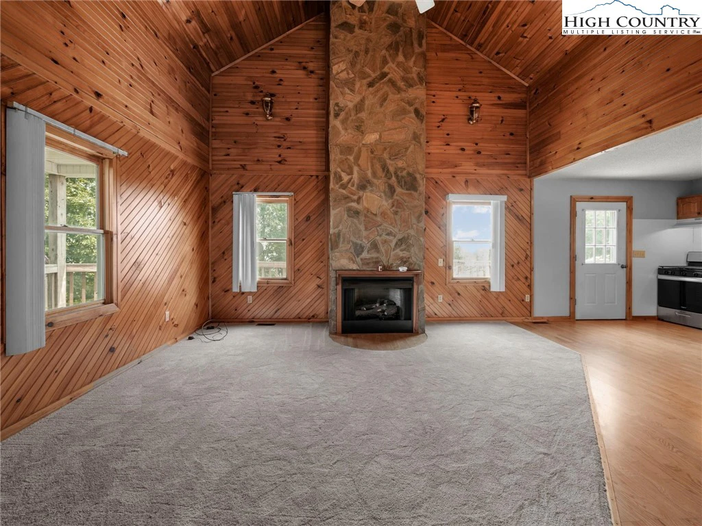 Image number 3 for the current listing