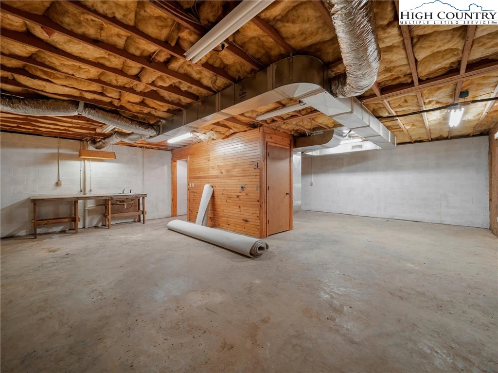 Image number 9 for the current listing