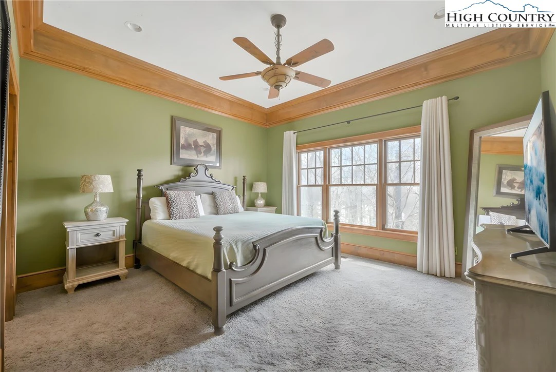 Image number 12 for the current listing