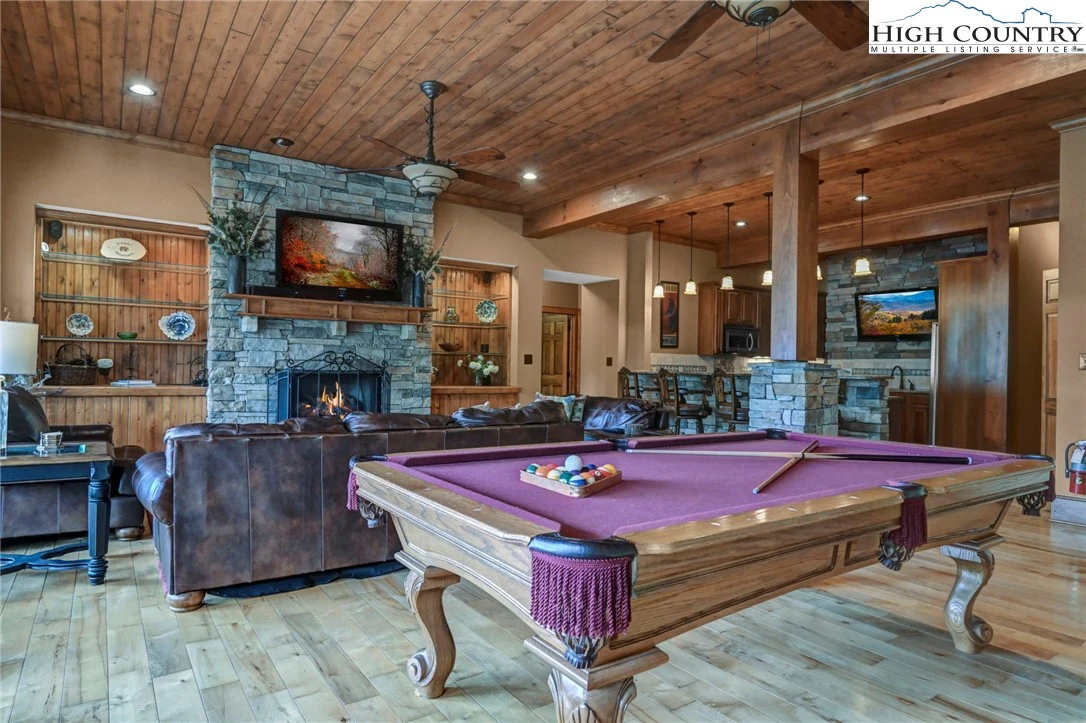 Image number 7 for the current listing